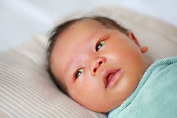 Novorozenecká žloutenka – hodnoty, trvání, léčba sluncem, fototerapie