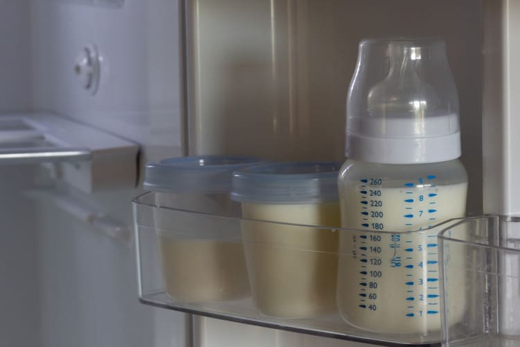 Skladování mateřského mléka v lednici