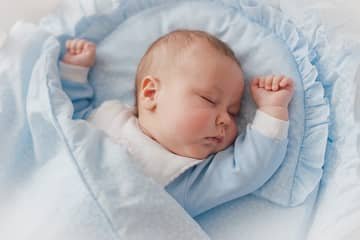 Jak má spát novorozenec?