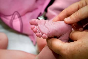 Apgar skóre novorozence po porodu. Co to vlastně je?