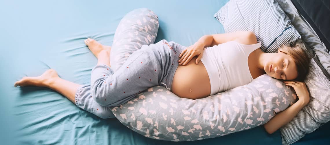 Spaní na břiše v těhotenství