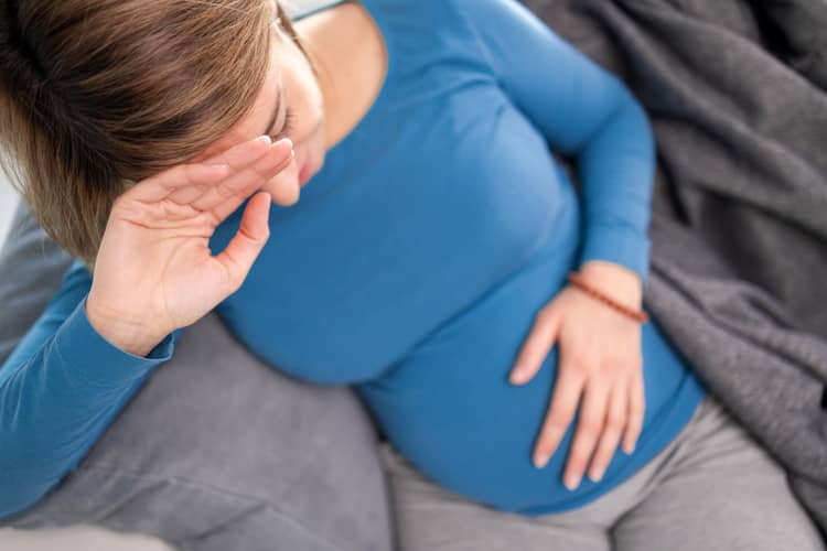Co na bolest hlavy v těhotenství