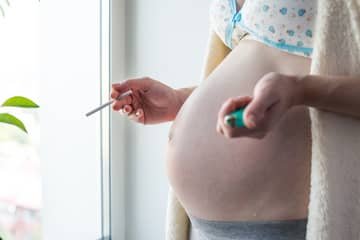 Kouření v těhotenství a jeho následky. Elektronická cigareta ani žvýkací tabák nejsou řešení
