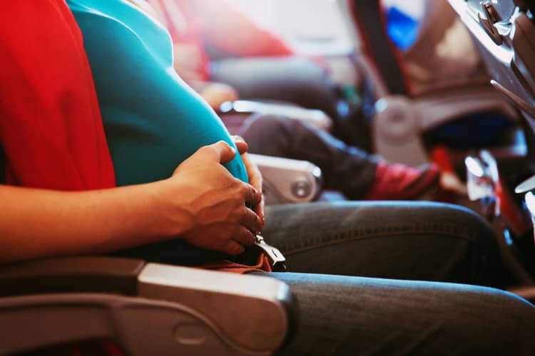 Rizika dlouhých letů v těhotenství