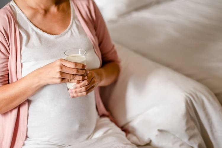 Mléko na pálení žáhy v těhotenství